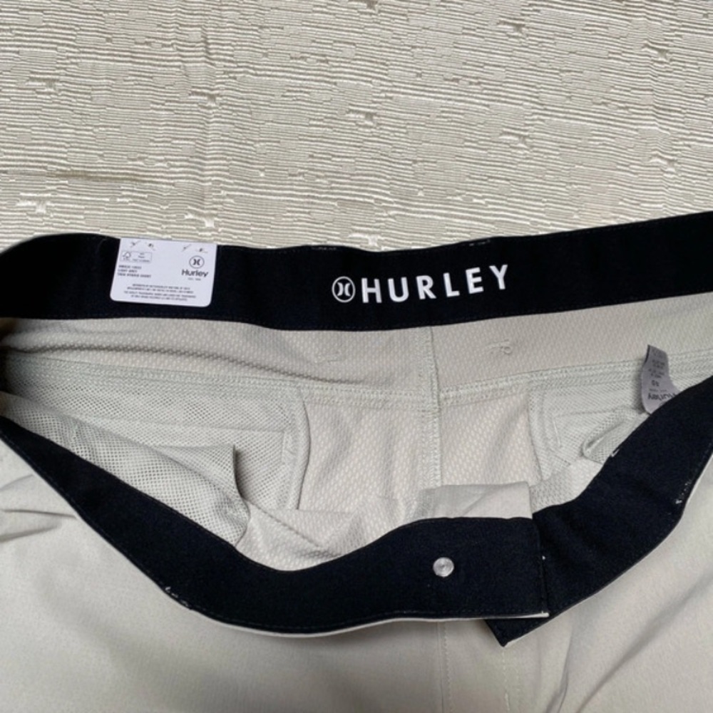 Hurley Men's Light Gray Flat Front Shorts - Picture 4 of 5